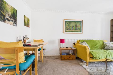2 bedroom semi-detached house for sale, Piltdown Close, Hastings