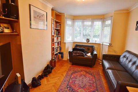 3 bedroom semi-detached house to rent, Melbourne Road, WD23, Bushey, WD23