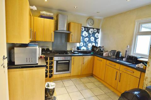 3 bedroom semi-detached house to rent, Melbourne Road, WD23, Bushey, WD23
