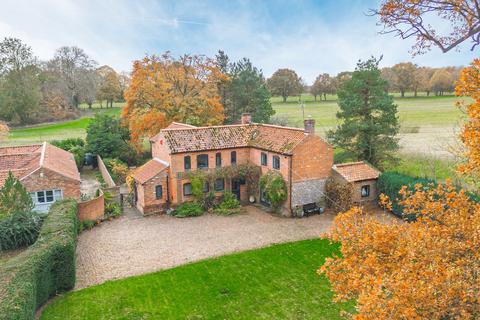 undefined, Beautiful Brick and Flint Cottage in Swanton Abbott