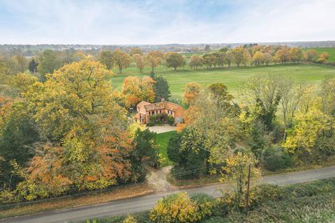 undefined, Beautiful Brick and Flint Cottage in Swanton Abbott