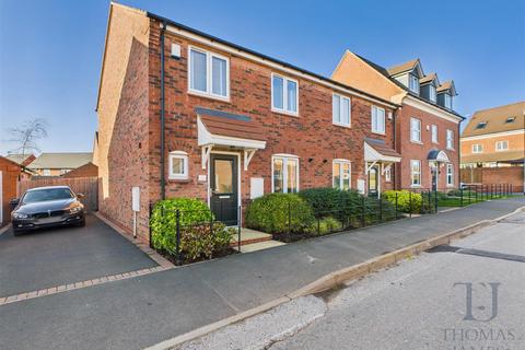 3 bedroom semi-detached house for sale, Hallam Drive, Radcliffe-On-Trent, Nottingham