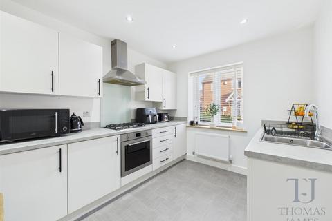 3 bedroom semi-detached house for sale, Hallam Drive, Radcliffe-On-Trent, Nottingham