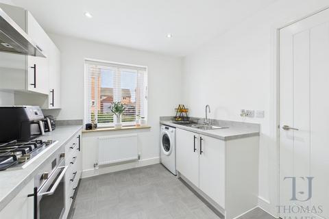 3 bedroom semi-detached house for sale, Hallam Drive, Radcliffe-On-Trent, Nottingham