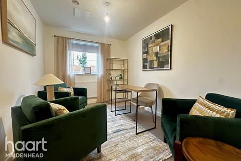 undefined, Periwinkle Close, High Wycombe