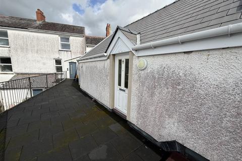 undefined, Harford Square, Lampeter