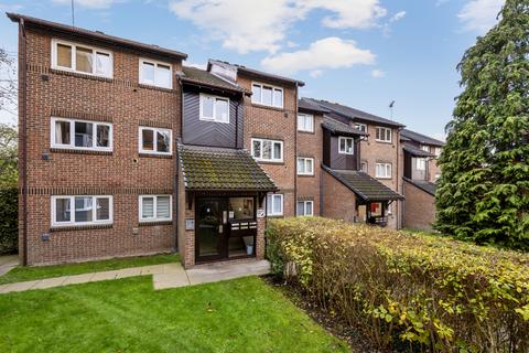 1 bedroom apartment to rent, Saxon Close, Surbiton KT6