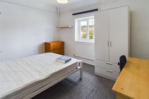 7 bedroom semi-detached house to rent, Colbourne Avenue