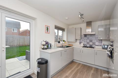 3 bedroom semi-detached house for sale, St.Neots Place, Sandymoor