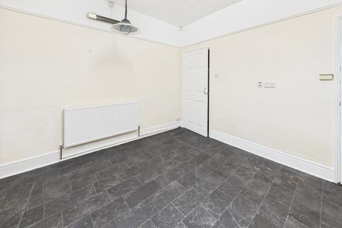 3 bedroom terraced house to rent, South Road, South Yorkshire S6