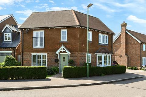 3 bedroom detached house for sale, Charlwood Drive, Henfield