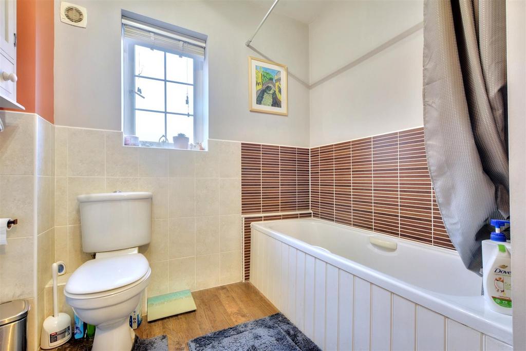 Bathroom 2.jpeg