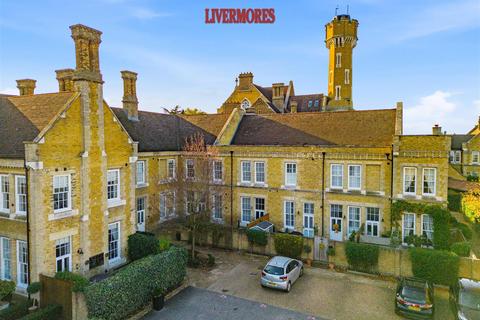 2 bedroom terraced house for sale, Chapel Drive, Dartford