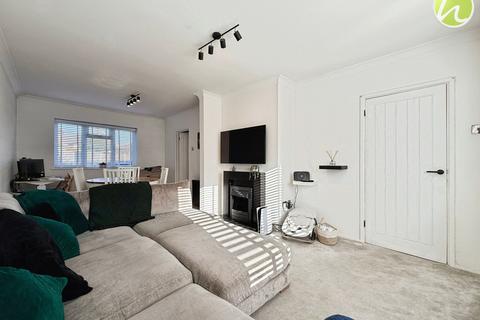 2 bedroom end of terrace house for sale, Abbotts Drive, Stanford-Le-Hope, SS17