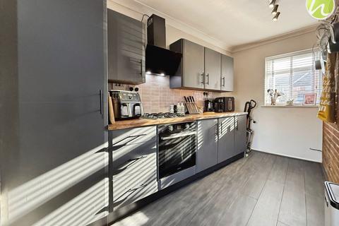 2 bedroom end of terrace house for sale, Abbotts Drive, Stanford-Le-Hope, SS17