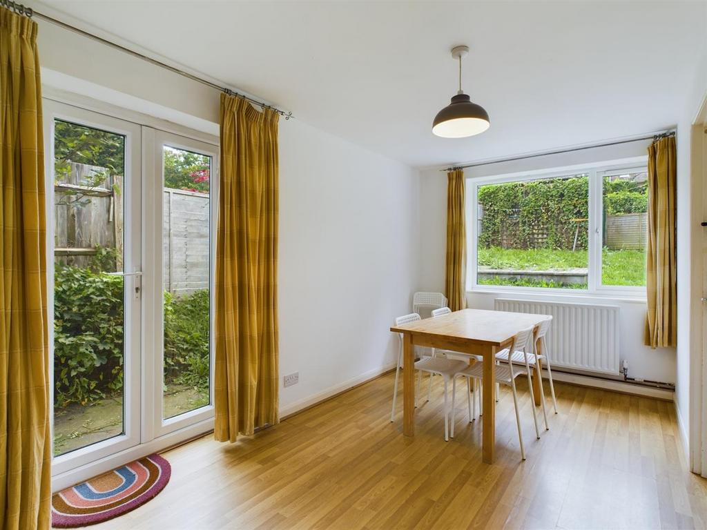 CAM02534 G0-PR0405-STILL002.jpg