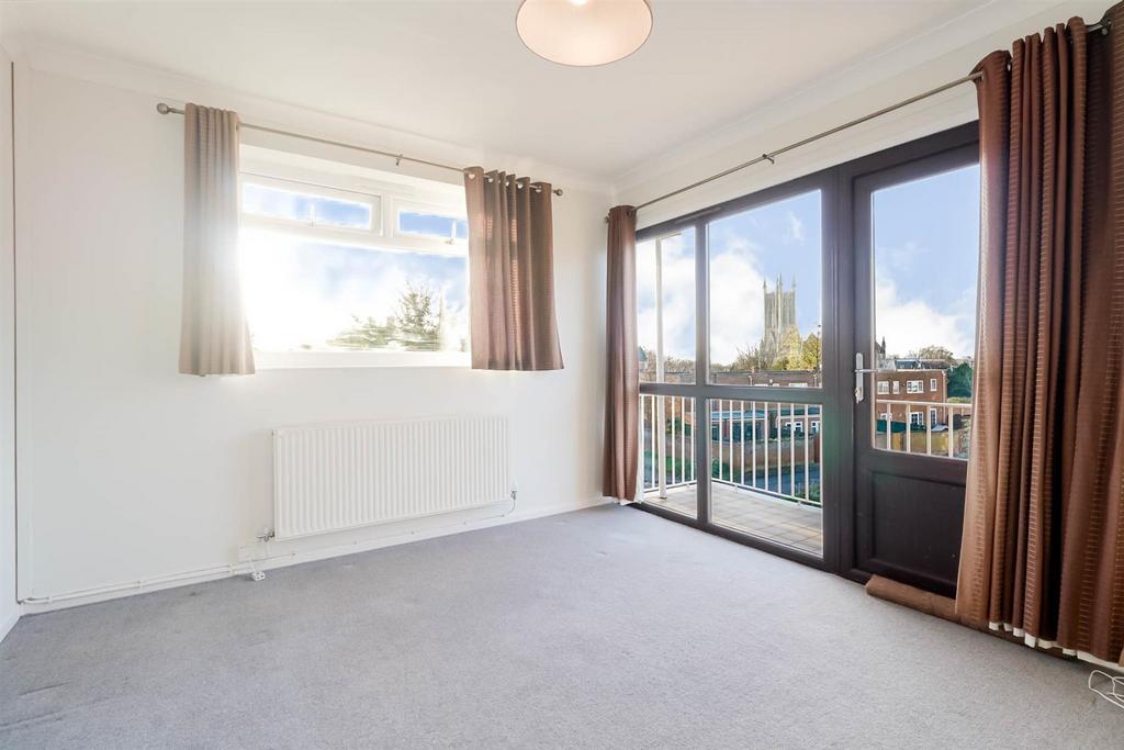 2-bed-apartment-lansdown12.jpg