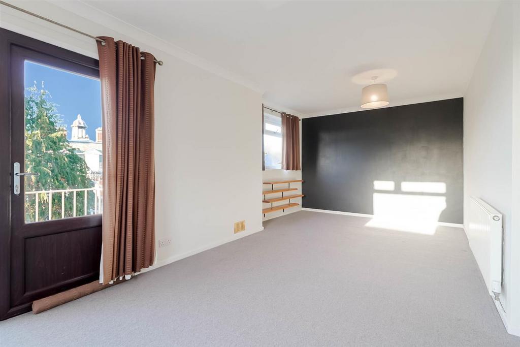 2-bed-apartment-lansdown11.jpg