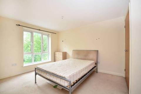 2 bedroom flat to rent, St Georges Way, Peckham Rye, London, SE15