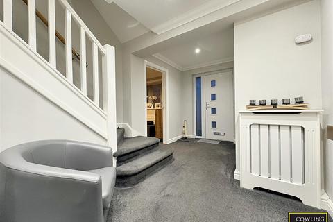 3 bedroom terraced house for sale, Ulting Way, Wickford