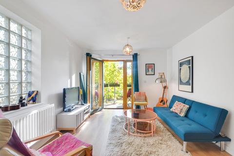 1 bedroom apartment for sale, at Plough Close, Hammersmith and Fulham, London NW10