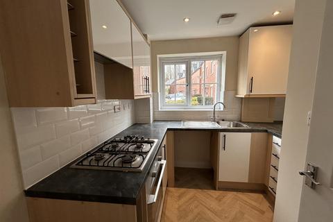 2 bedroom terraced house to rent, North Croft, Manchester M46