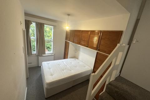 undefined, 49a The Grove, Finchley Central