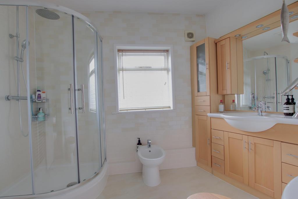 First floor shower room