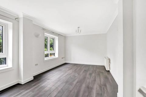 2 bedroom flat for sale, Buckingham Avenue, Slough