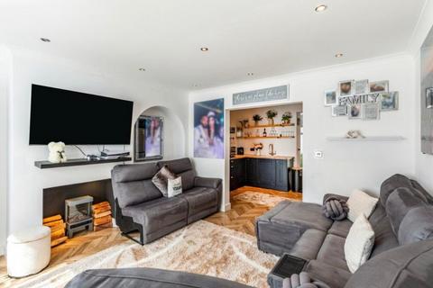 undefined, Kings Avenue, Higham Ferrers, NN10