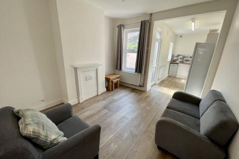 2 bedroom terraced house to rent, Wolverton Road, Leicester LE3