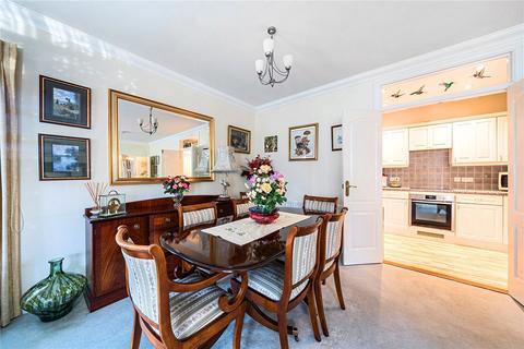 2 bedroom retirement property for sale, Ravens Court, Castle Village, Berkhamsted, Hertfordshire, HP4