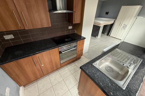 Studio to rent, Northfield Road, Hounslow, TW5