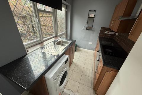 Studio to rent, Northfield Road, Hounslow, TW5