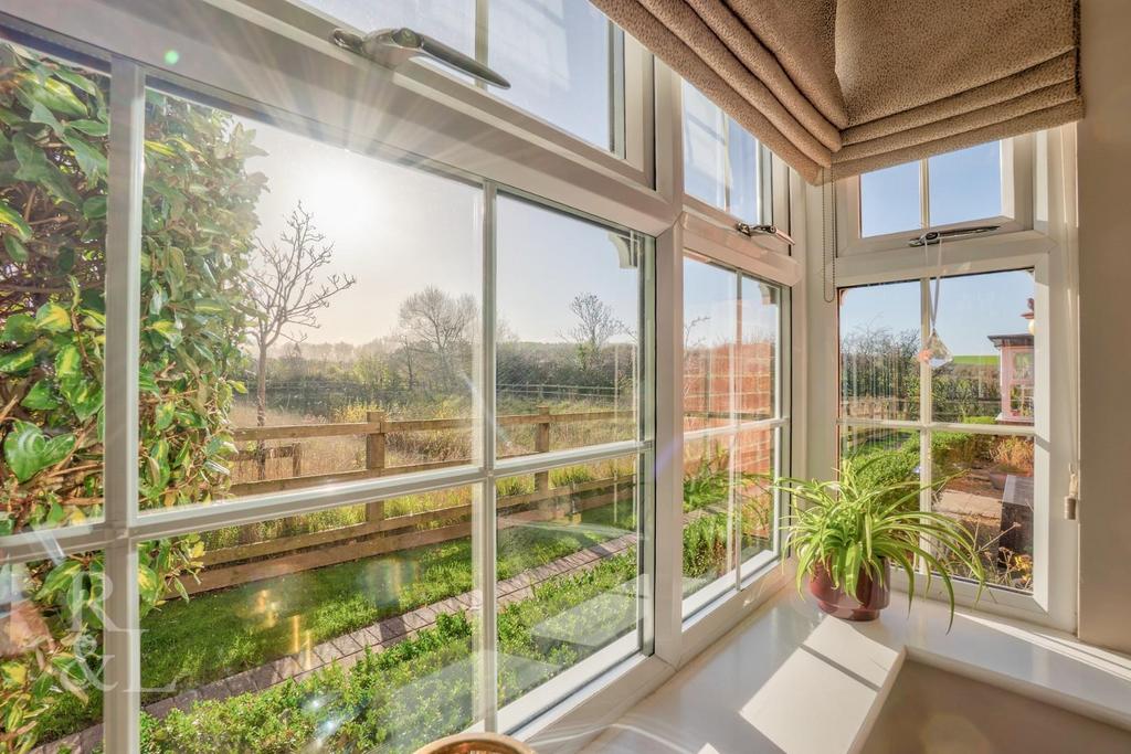 23 Bernard Vann Crescent (31).jpg