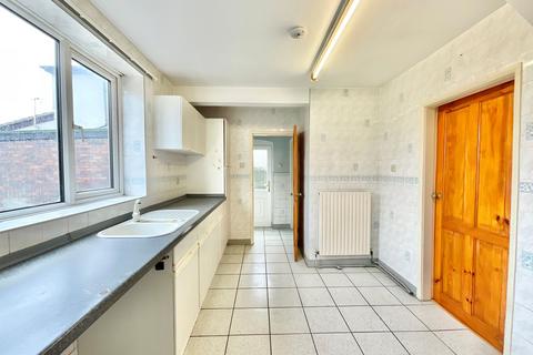 3 bedroom semi-detached house for sale, Whitfield Avenue, Newcastle, ST5