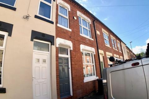 3 bedroom terraced house to rent, Filbert Street East, Leicester LE2