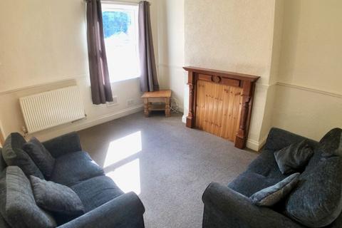 3 bedroom terraced house to rent, Filbert Street East, Leicester LE2