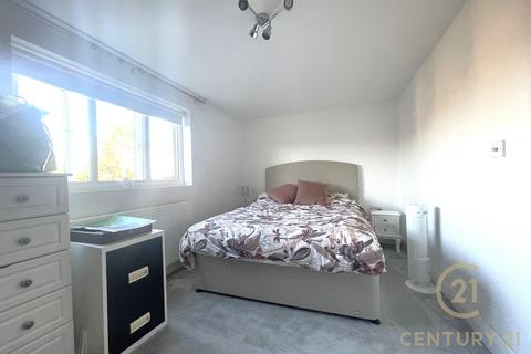 2 bedroom flat to rent, Manorgate Road, KINGSTON UPON THAMES KT2