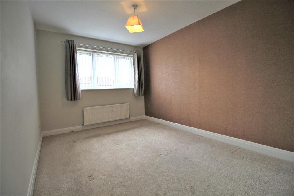 Bedroom 1.jpg