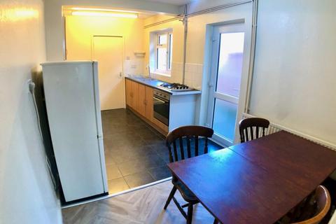 4 bedroom terraced house to rent, Filbert Street East, Leicester LE2