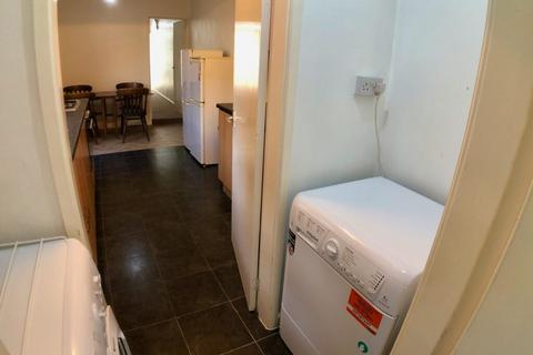 4 bedroom terraced house to rent, Filbert Street East, Leicester LE2