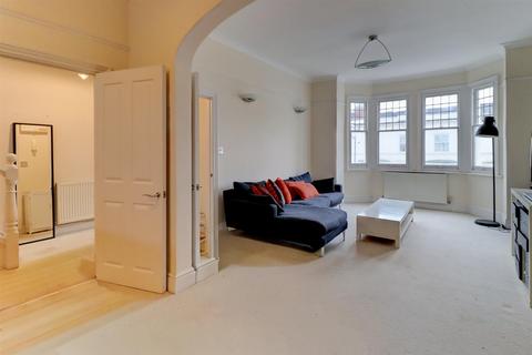 2 bedroom apartment to rent, Clarendon Avenue, Leamington Spa