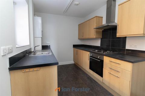 2 bedroom ground floor flat to rent, Saltwell Road, Gateshead