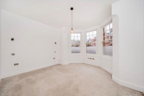 3 bedroom flat to rent, Milton Park, London N6