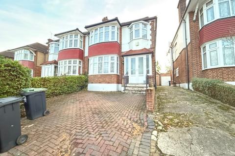 4 bedroom house to rent, South Lodge Drive, Southgate