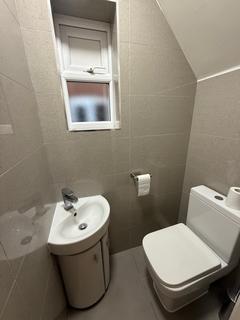 4 bedroom house to rent, South Lodge Drive, Southgate