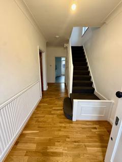 4 bedroom house to rent, South Lodge Drive, Southgate