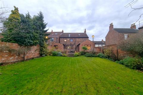 3 bedroom end of terrace house to rent, Main Street, Preston, East Yorkshire, HU12