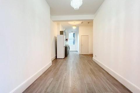 1 bedroom apartment to rent, Earls Court Road, Earls Court, London, SW5